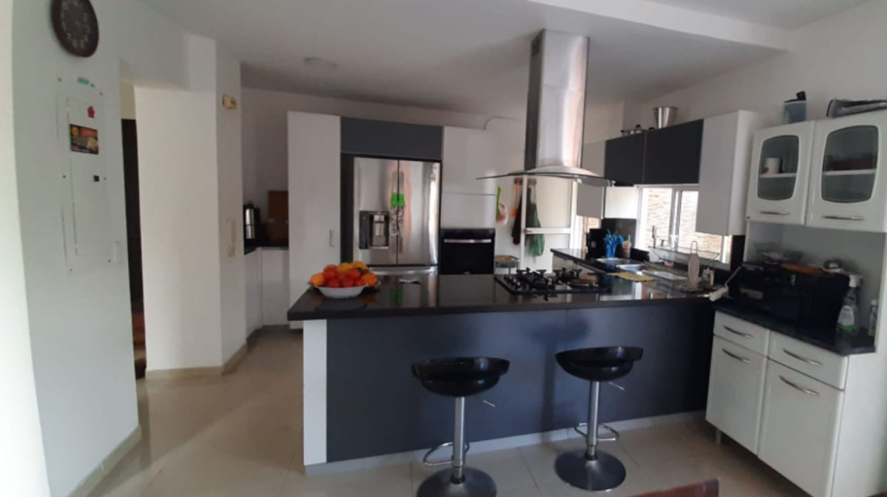 Nueva Casa en Arriendo en Ciudad del Jardin, Cali