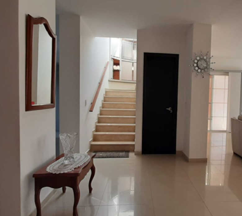 Nueva Casa en Arriendo en Ciudad del Jardin, Cali