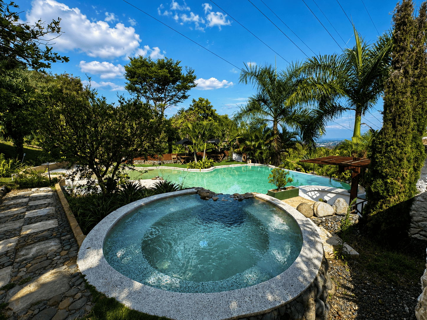 ChatGPT Image 7 ago 2026, 17_59_53 Venta de Eco Hotel en Cristo Rey, Cali