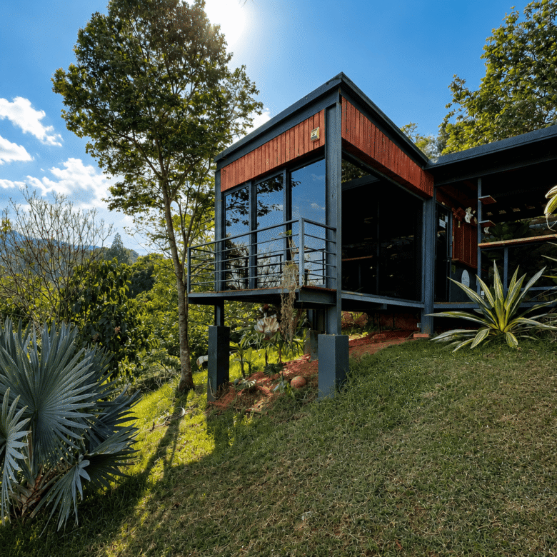 Venta de Eco Hotel en Cristo Rey, Cali